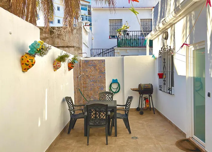 Town House With Patio In Quiet Residential Area 10 Min From Beach